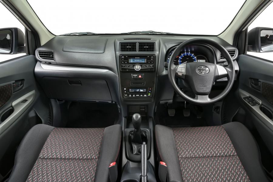 Торпедо Toyota Avanza 2019 года  (ZA) (фото 16 из 26)